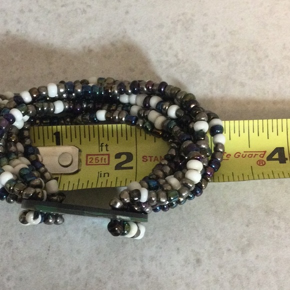 Multi strand bead stretch bracelet with abalone turtle faceplate - Picture 7 of 8
